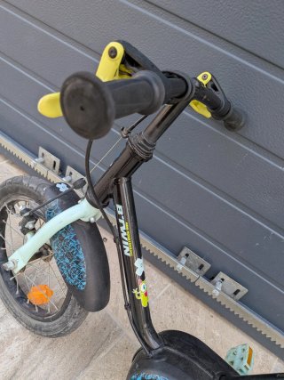 Bicicleta infantil 14'' Btwin mini Monsters 500