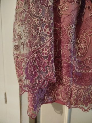 Traje de madrina-acompañante boda rosa con encaje