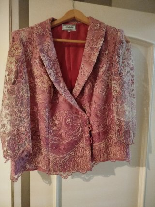 Traje de madrina-acompañante boda rosa con encaje