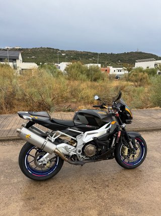 Aprilia Tuono 1000 R