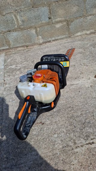 Cortasetos de gasolina
