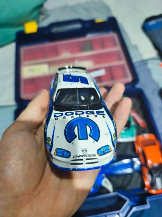 Maletín Scalextric con coches