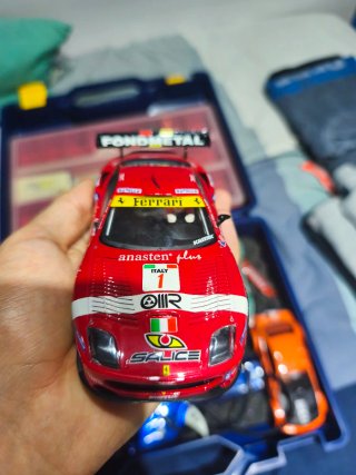 Maletín Scalextric con coches