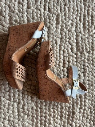 Sandalias de cuña Vizzano