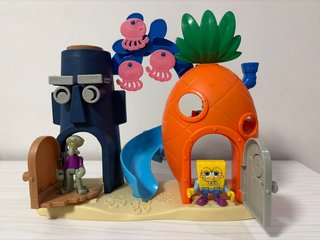 Casa Bob Esponja Piña y Calamardo