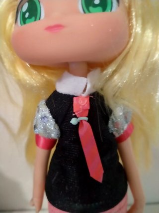 Muñeca Piny Julia de Famosa