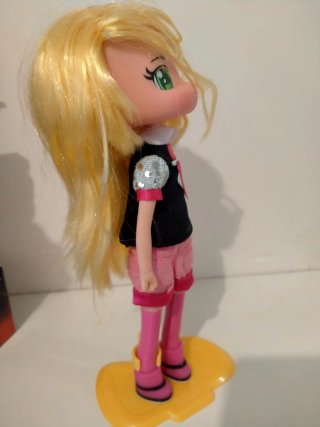 Muñeca Piny Julia de Famosa