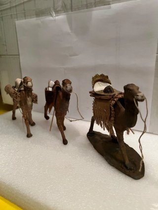 Figuras de camellos para belén
