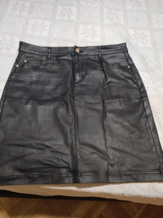 Falda efecto piel Cortefiel Talla XL