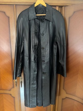 Abrigo de Cuero Negro