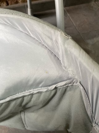 Hamaca para bebé gris con puntos blancos