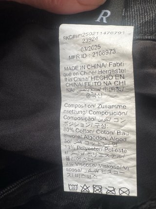 Pantalón Vaquero Negro Estilo Desgastado