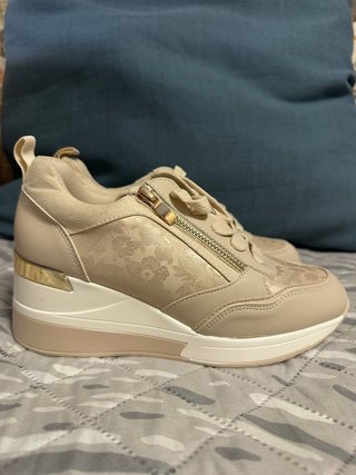 Zapatos Beige y Dorados con Cremallera