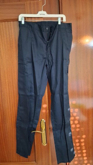 Pantalón de trabajo nuevo. TALLA L