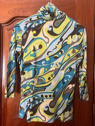 Top Benetton azul-lima cuello alto manga 3/4