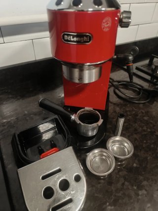 Cafetera DeLonghi Roja