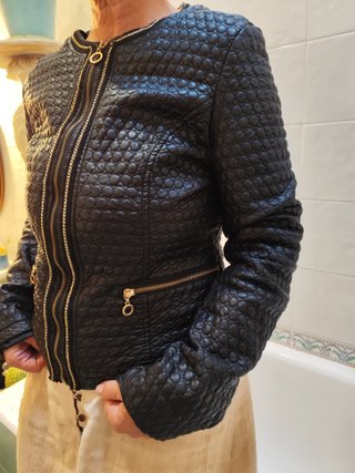 Chaqueta tipo Chanel acolchada