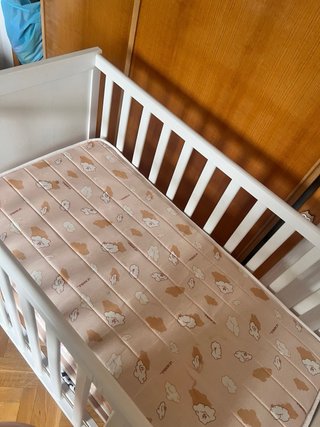 Cuna Blanca con Colchón y Ropa de Cama
