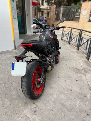 Ducati Monster 937