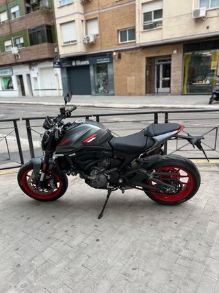 Ducati Monster 937