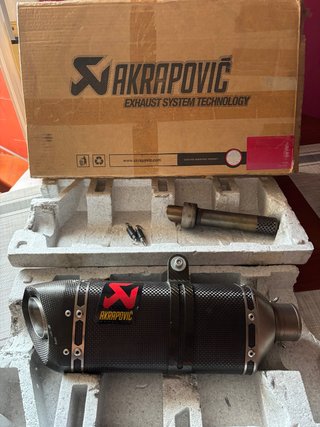 Escape Akrapovic Original Carbono