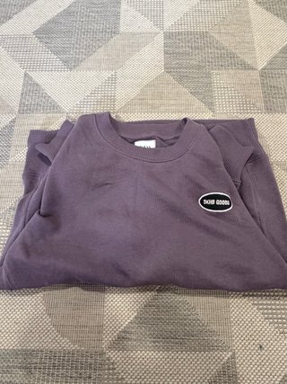 sudadera zara morada con detalle bordado