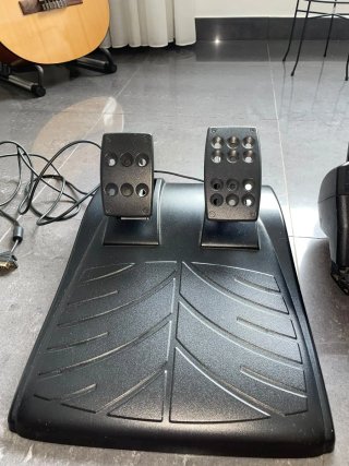 Volante para PC con Pedales