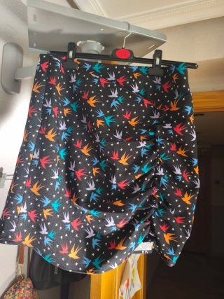 Falda Estampada con Motivos de Aves
