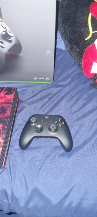 Xbox One X 1TB + Mando Xbox Series X