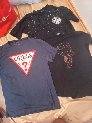 Lote de 3 Camisetas de Marca karl , guess