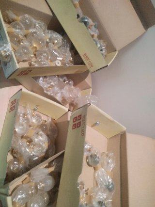 Lote de más de 100 pomos de cristal y metacrilato