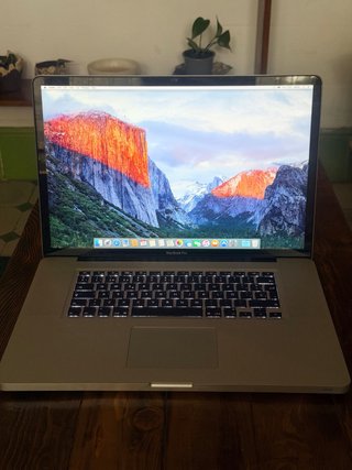 MacBook Pro 17” Mid 2009 Argento