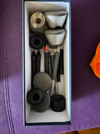 Lote Wacom Intuos Lápices Soportes Puntas