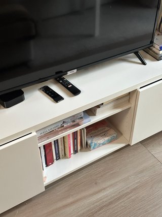 Mueble TV Ikea Blanco y Madera