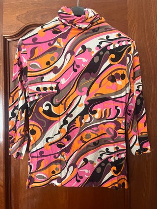 Top Benetton estampado rosa y naranja