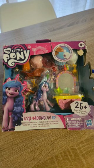 My Little Pony Izzy Moonbow Set