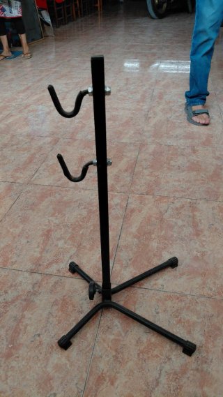 Soporte para bicicleta prácticamente nuevo
