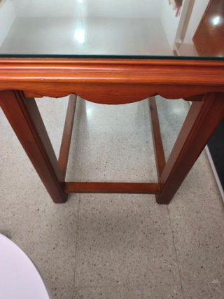 Mesa de camilla de madera