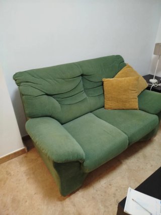 Sofá verde de tela