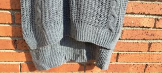 Chaleco de punto gris