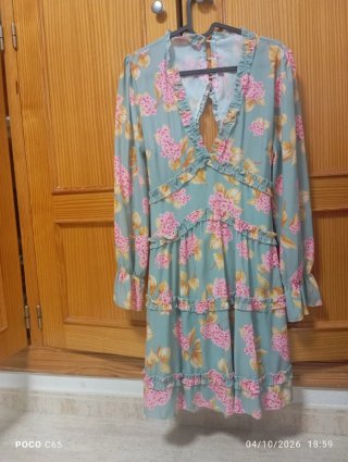 Vestido corto de flores