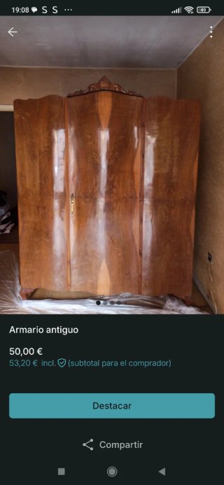 Armario antiguo de madera