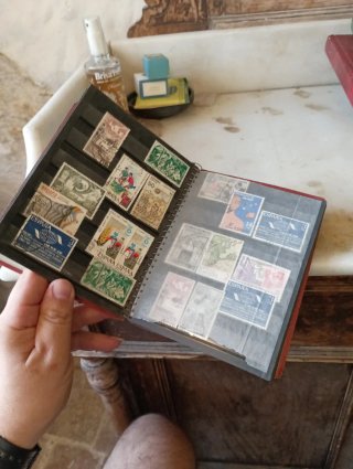 Libreta clasificador de sellos con sellos españole