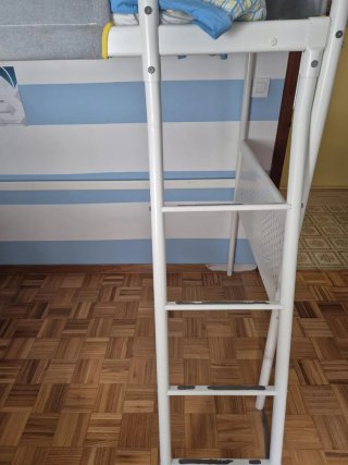Litera con escritorio blanco y grisl