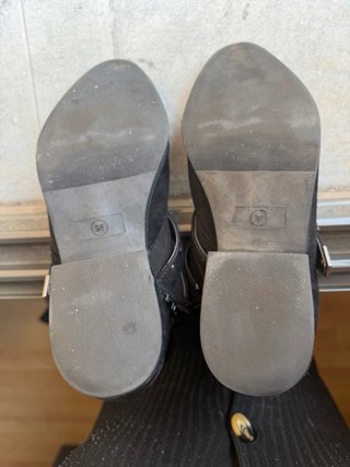 Botines Negros de Ante con Hebillas