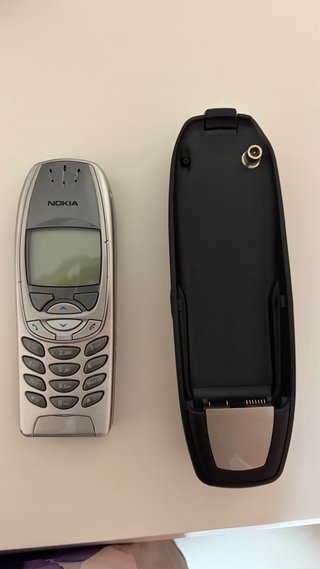Nokia 6310i con base di ricarica originale