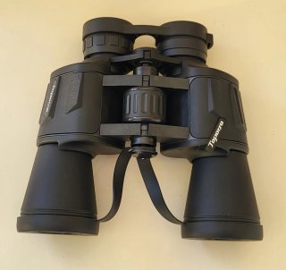 Prismáticos de diseño compacto