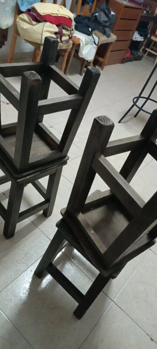 Set de 4 Taburetes de Madera