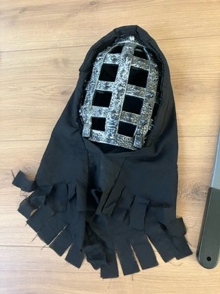 Máscara de Halloween con Capucha y Cuchillo