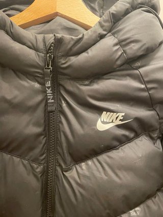 Abrigo Nike Negro de Niño